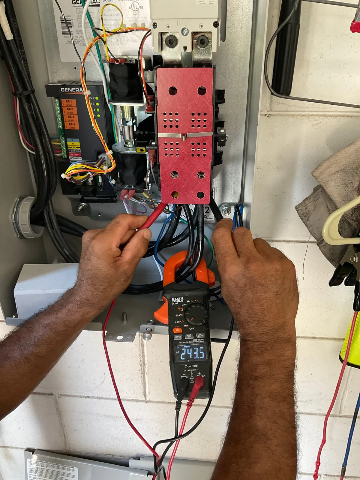 Testing a generator transfer switch — Top Flight Electric